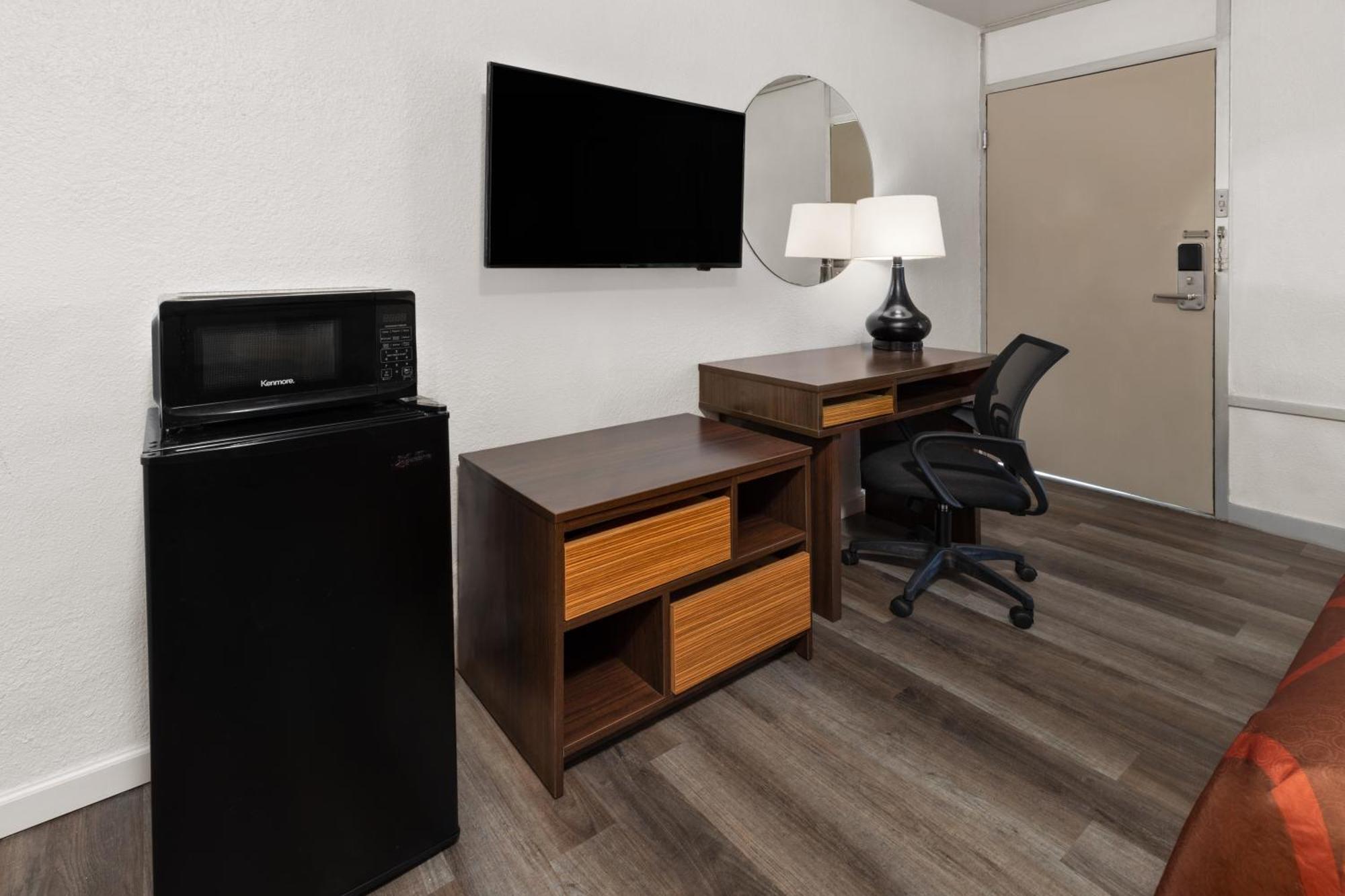 ซูเปอร์ 8 บาย วินด์แฮม แบตันรูช/I-10 Motel บาตันรูช ภายนอก รูปภาพ