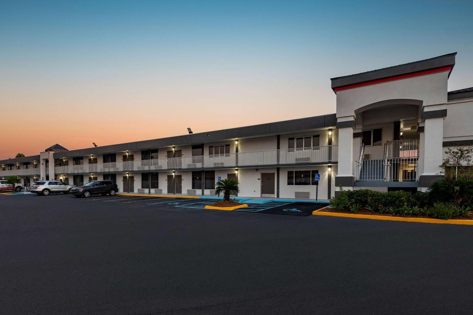 ซูเปอร์ 8 บาย วินด์แฮม แบตันรูช/I-10 Motel บาตันรูช ภายนอก รูปภาพ