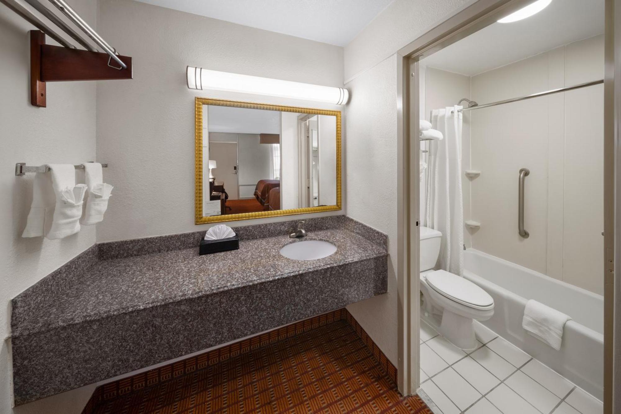 ซูเปอร์ 8 บาย วินด์แฮม แบตันรูช/I-10 Motel บาตันรูช ภายนอก รูปภาพ
